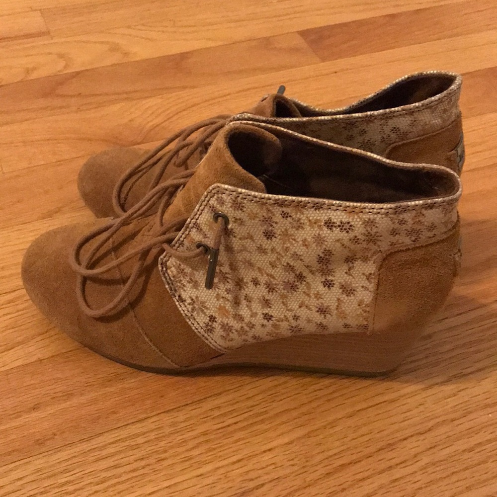 Toms wedge booties- brown suede